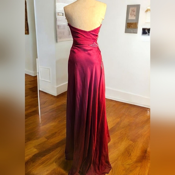 Source Unknown Strapless Burgundy Dress - Picture 5 of 8